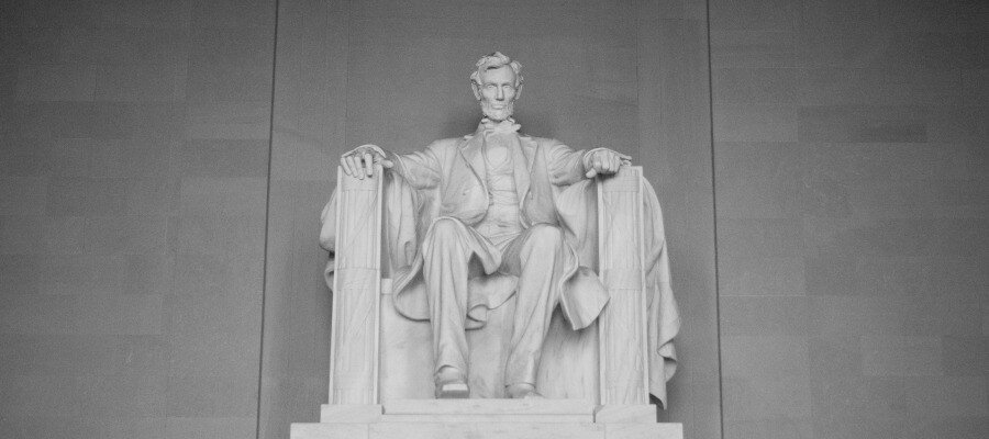 Lincoln seated statue at Lincoln Memorial